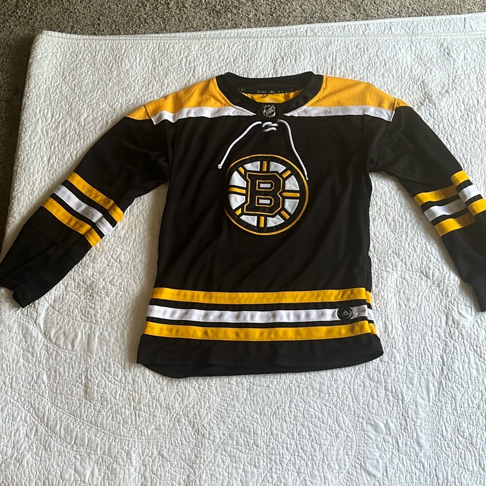 Boston bruins jersey great condition youth xl